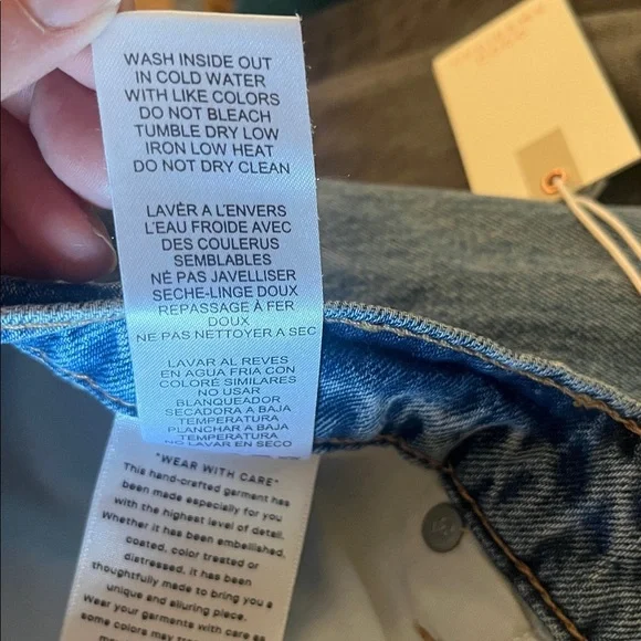 Good American Good Standard Baggy Jeans, size 6 - Picture 9 of 9